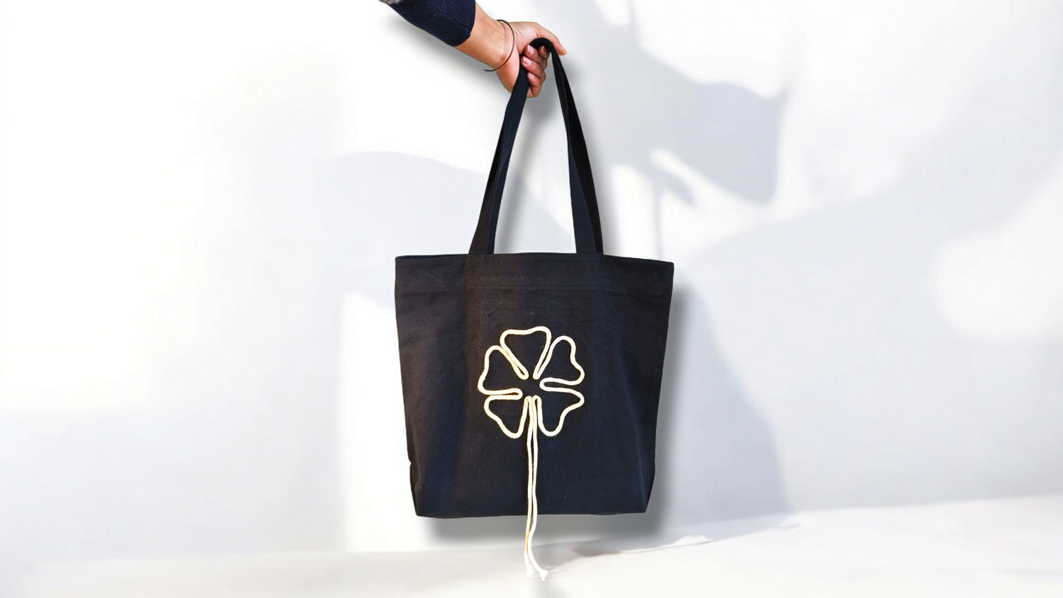 UNIQUE & CREATIVE TOTES